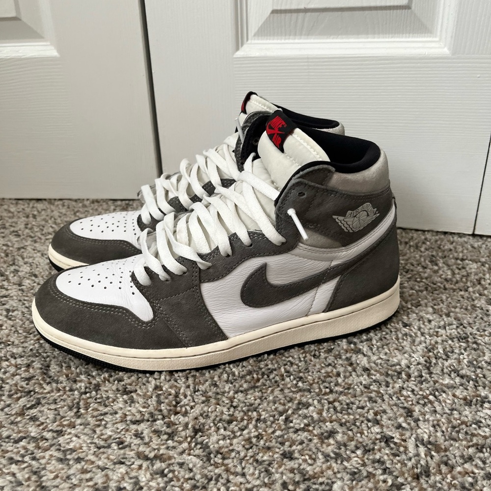 Mens Jordan 1 Retro  High OG Size 9.5
